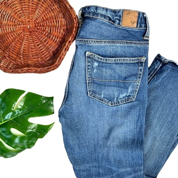 American Eagle AEO Y2K Distressed Grunge Frayed Slouchy Mid Rise Jeans Size 4 - Picture 1 of 16